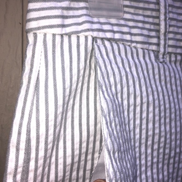 ⚡️5/$15⚡️ Tommy Hilfiger | White/Gray Striped Shorts | 6 - Picture 5 of 8